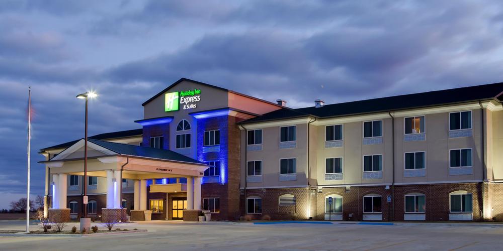 holiday inn express & suites hot springs hot springs ar,Location and Accessibility