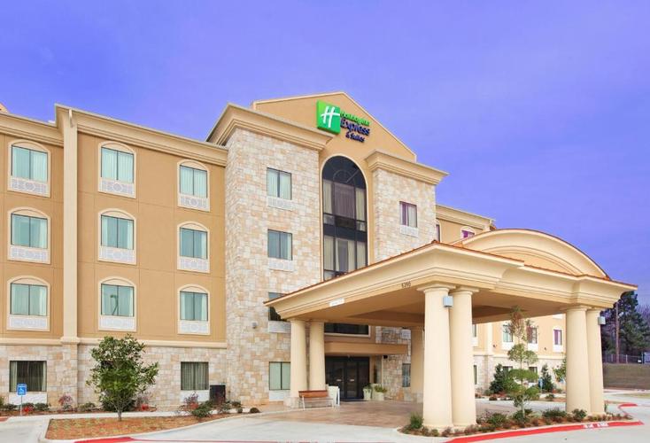 holiday inn texarkana ar,Accommodations